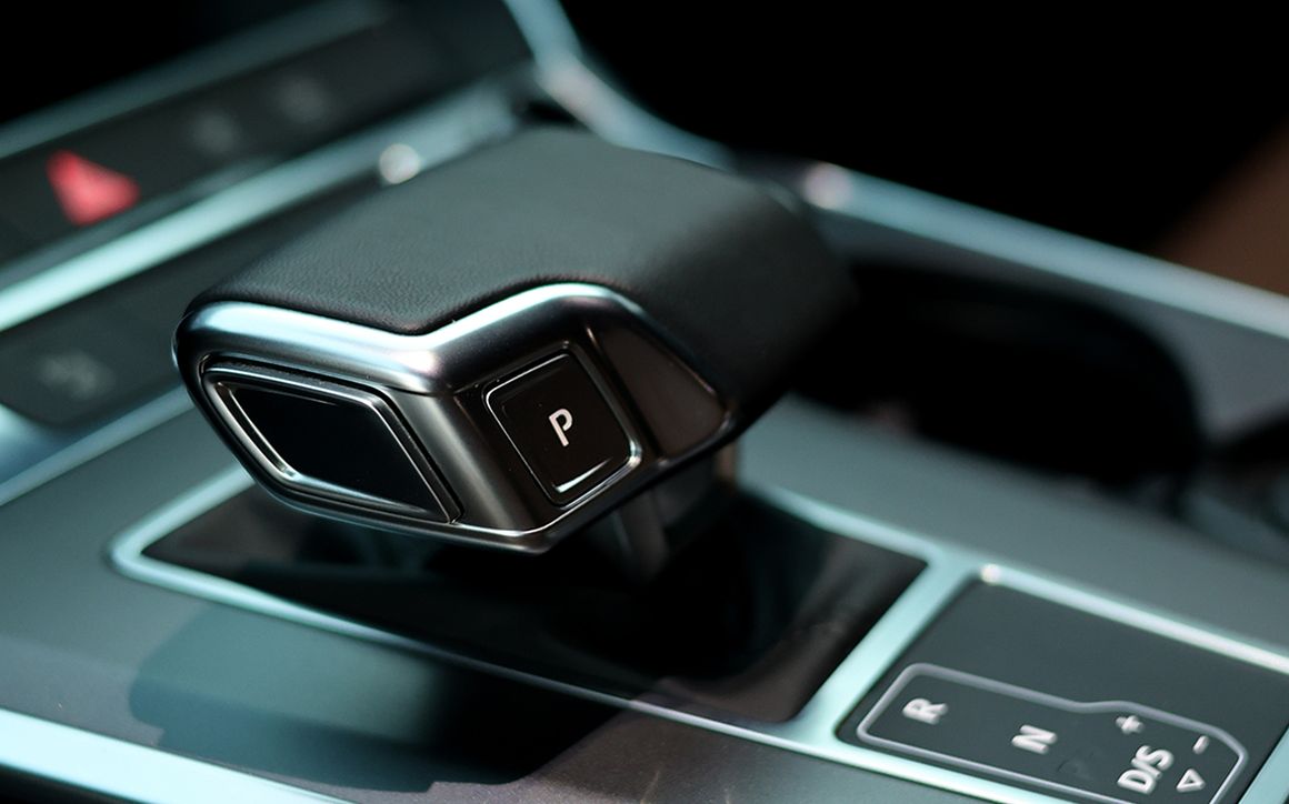AUDI A6 - image 13