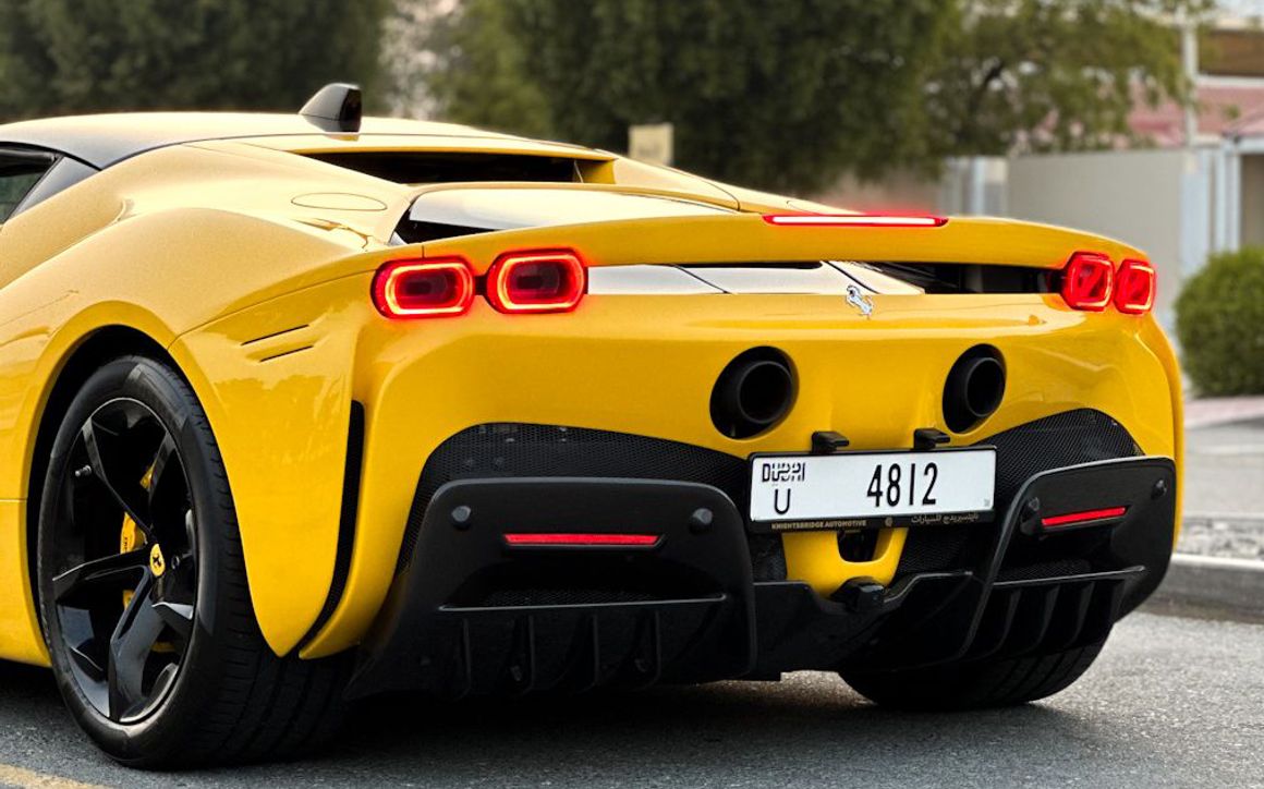 FERRARI SF90 STRADALE - image 9