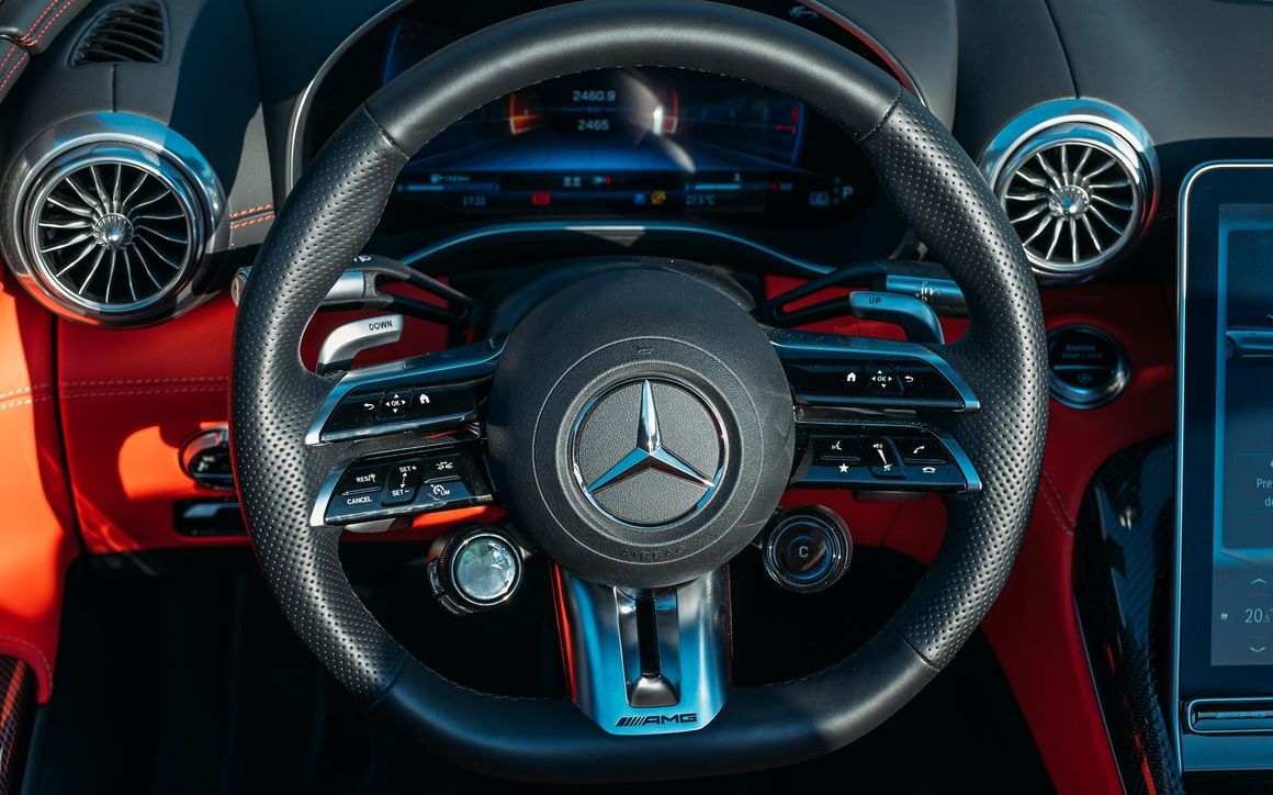Mercedes SL63 AMG - image 9