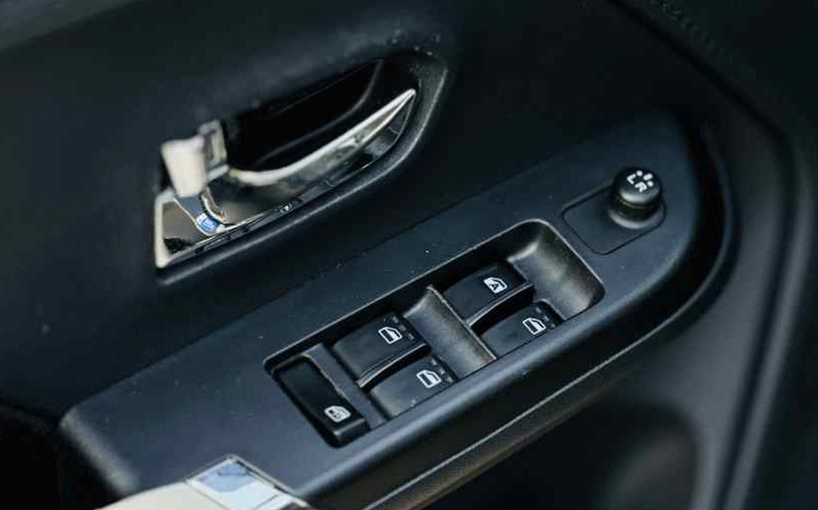 Toyota Rush - image 6