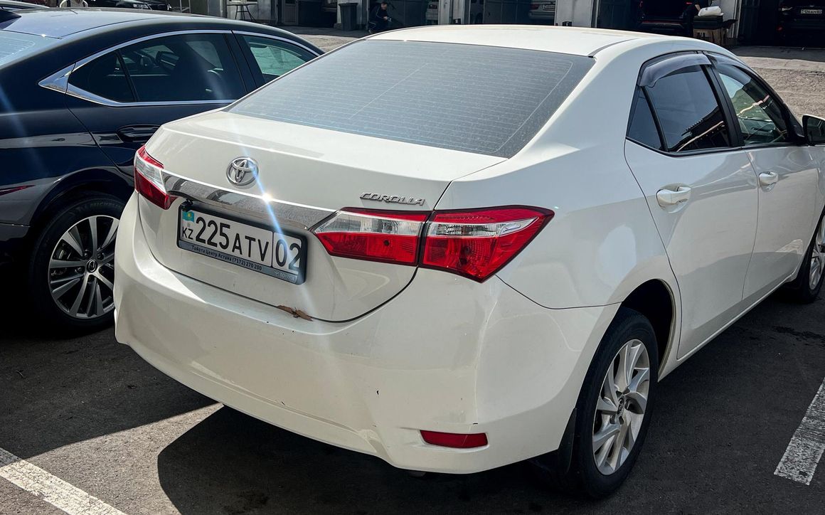 Toyota Corolla - image 3