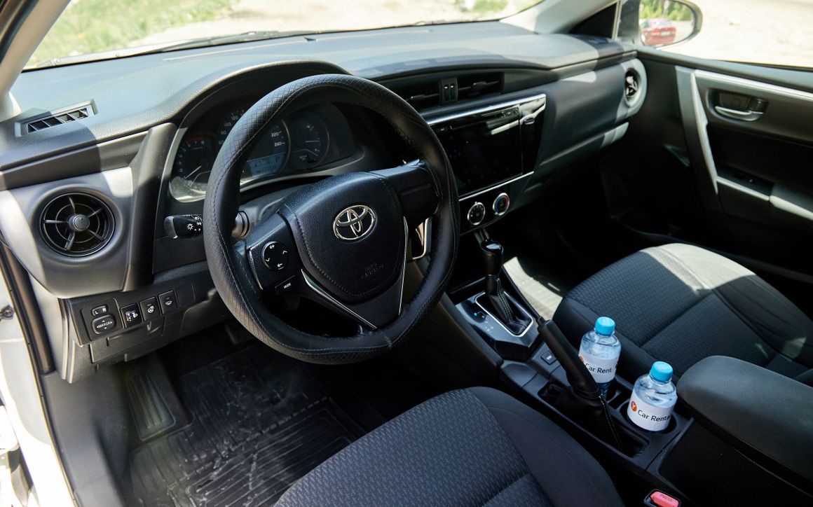 Toyota Corolla - image 12