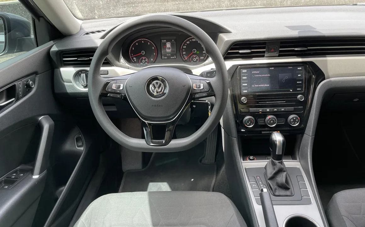 Volkswagen Passat - image 6