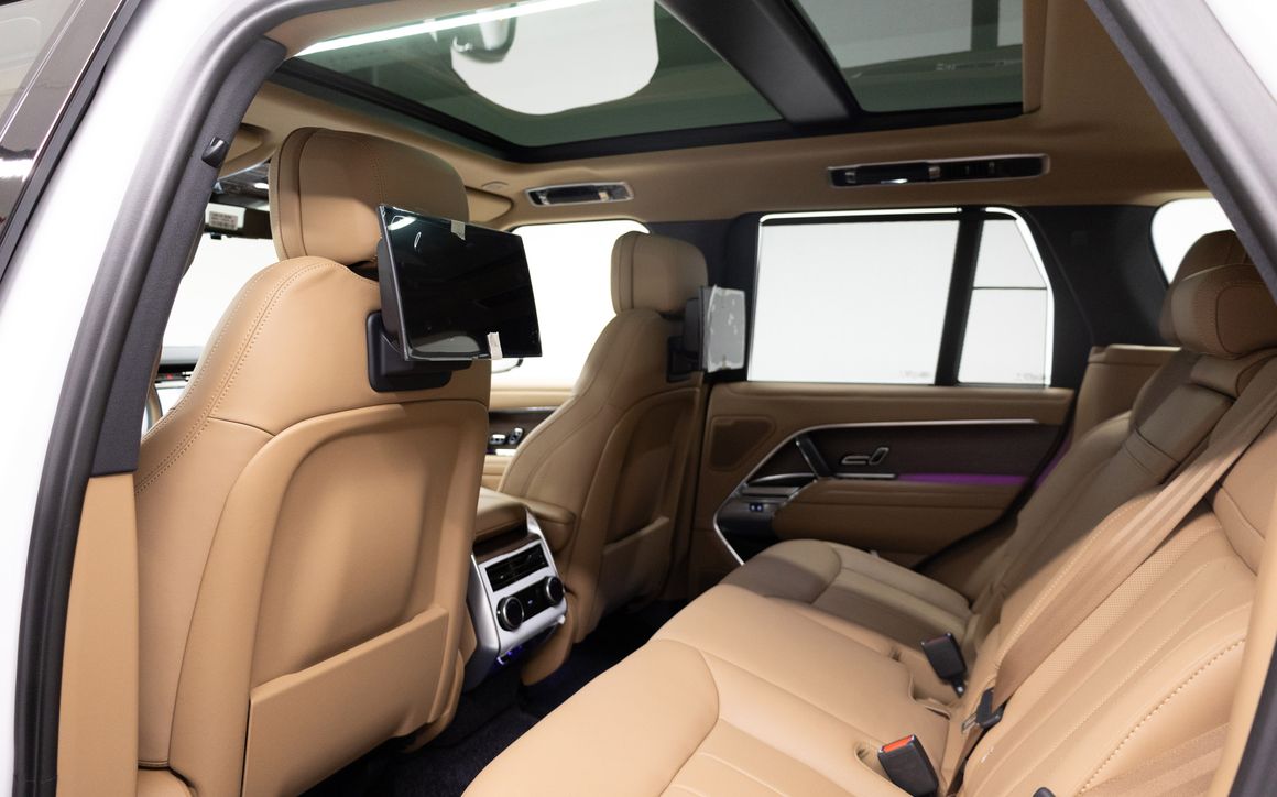 Land Rover Range Rover - image 8