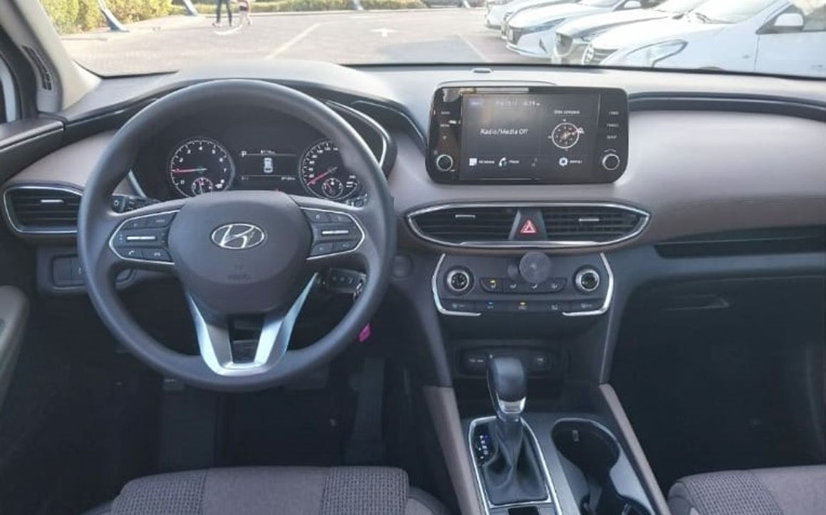 HYUNDAI SANTA FE - image 5