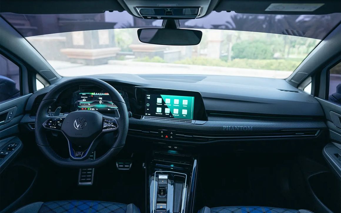 VOLKSWAGEN GOLF R - image 8
