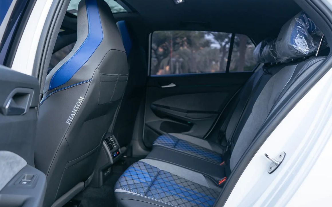 VOLKSWAGEN GOLF R - image 14