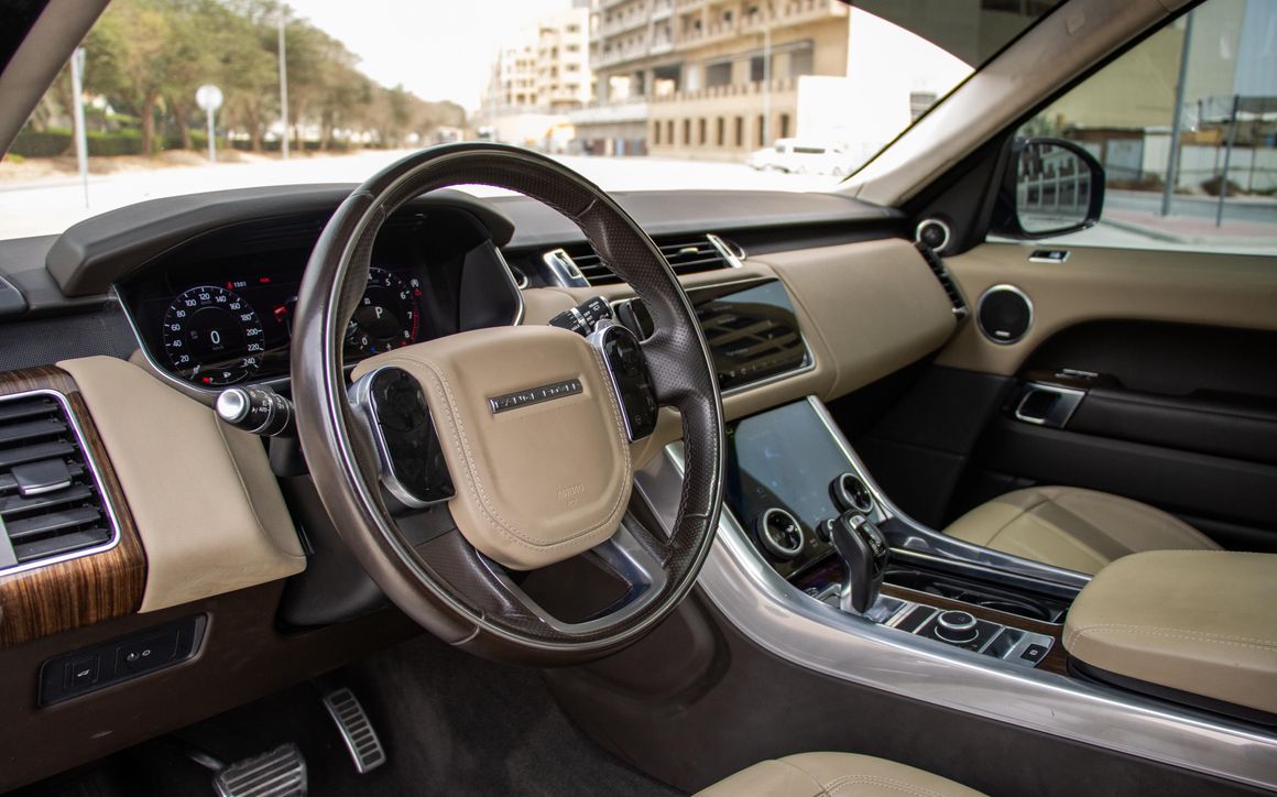 Range Rover Sport - image 9