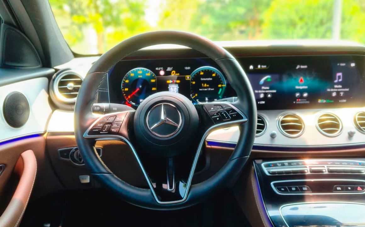 Mercedes E250 2022 White - image 5