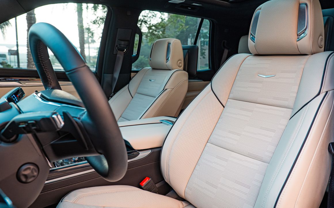 Cadillac Escalade - image 6