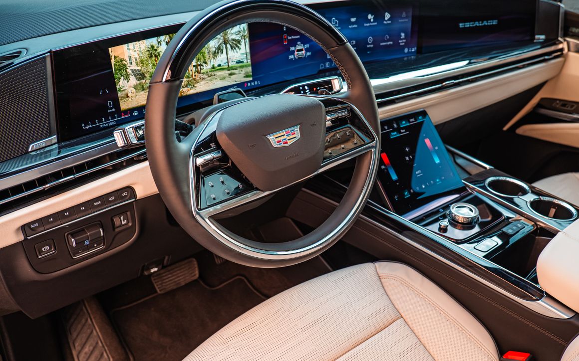 Cadillac Escalade - image 8