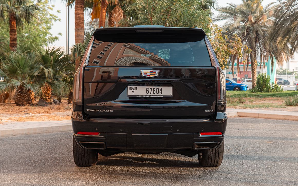 Cadillac Escalade - image 5