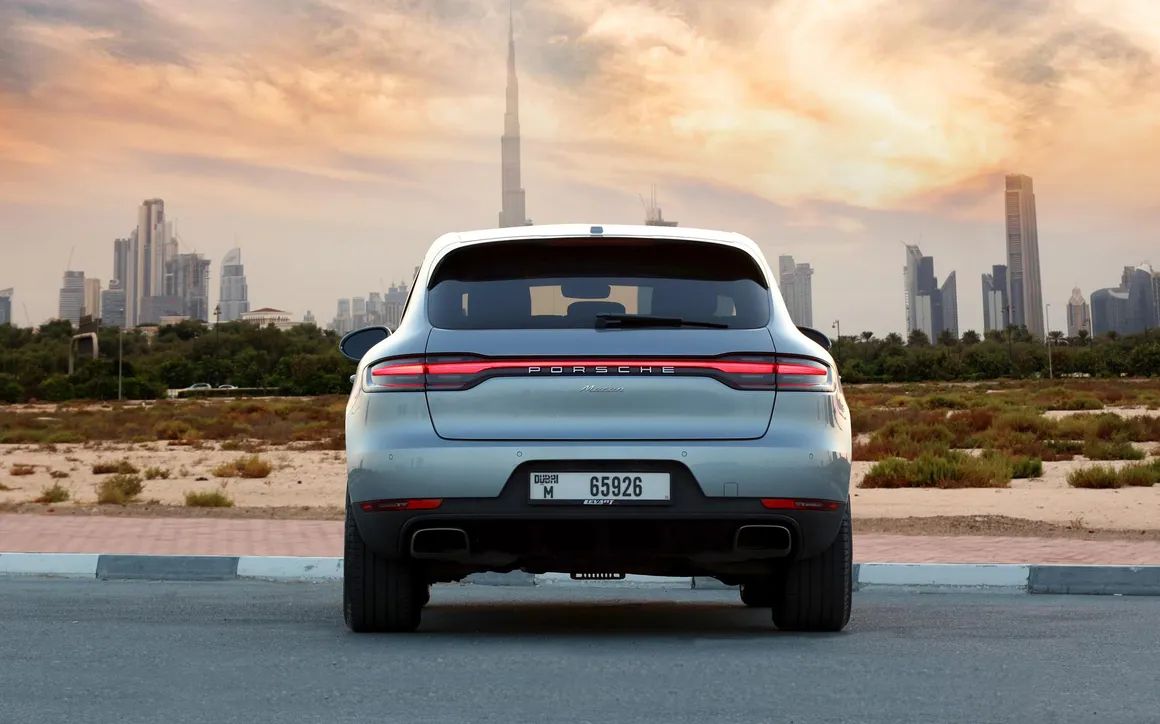 Porsche Macan Silver - image 7