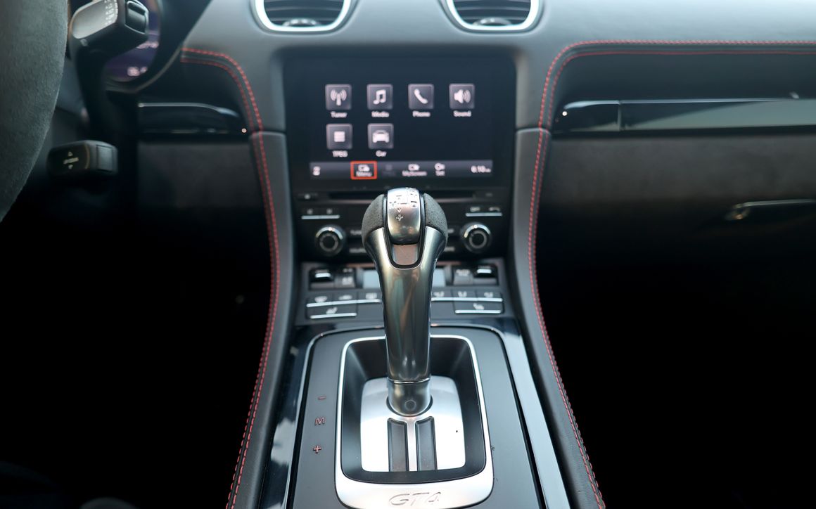 Porsche GT4 Black - image 13