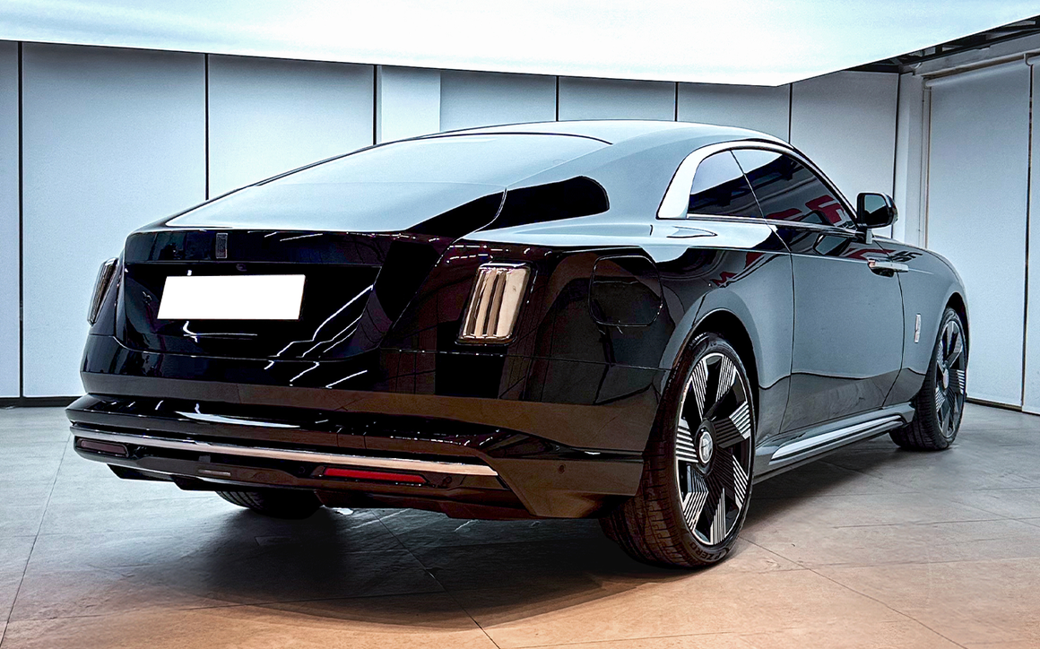 ROLLS ROYCE SPECTRE - image 2