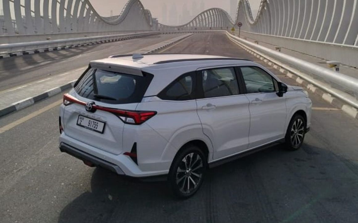 Toyota Veloz - image 5