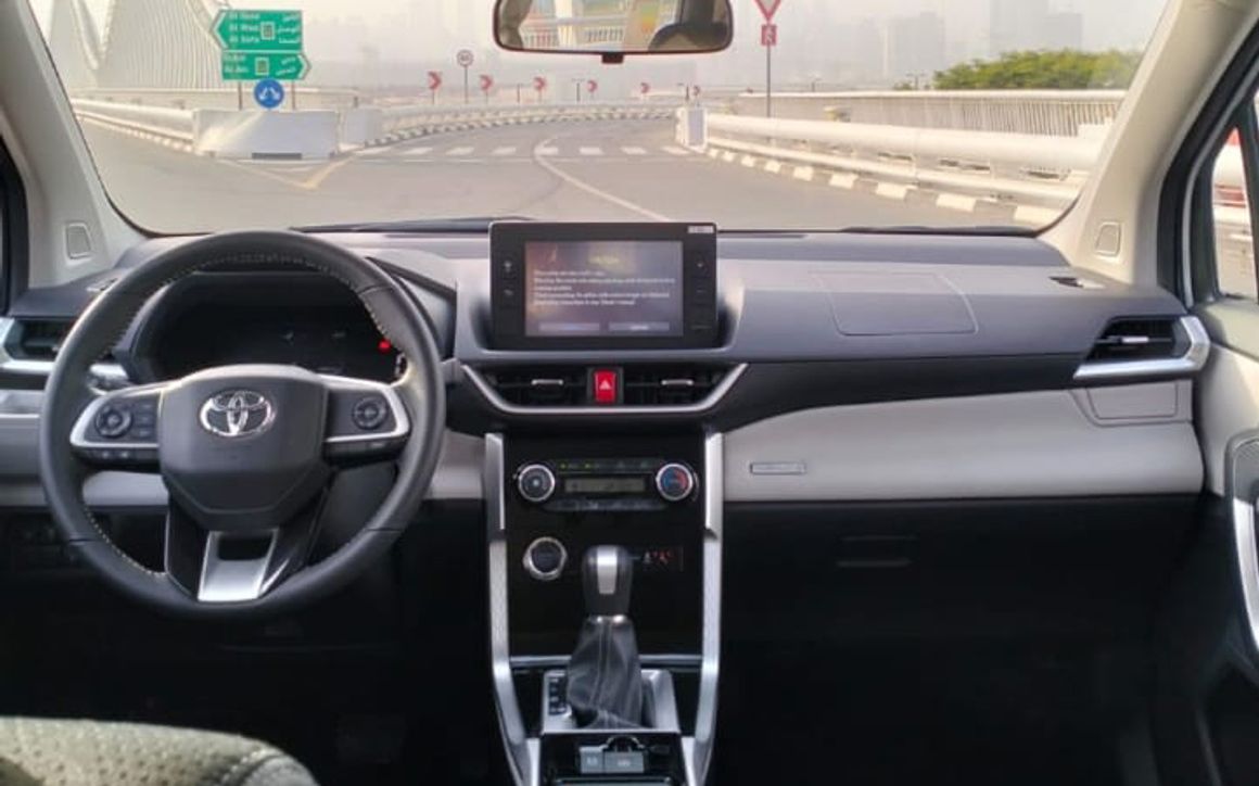 Toyota Veloz - image 9