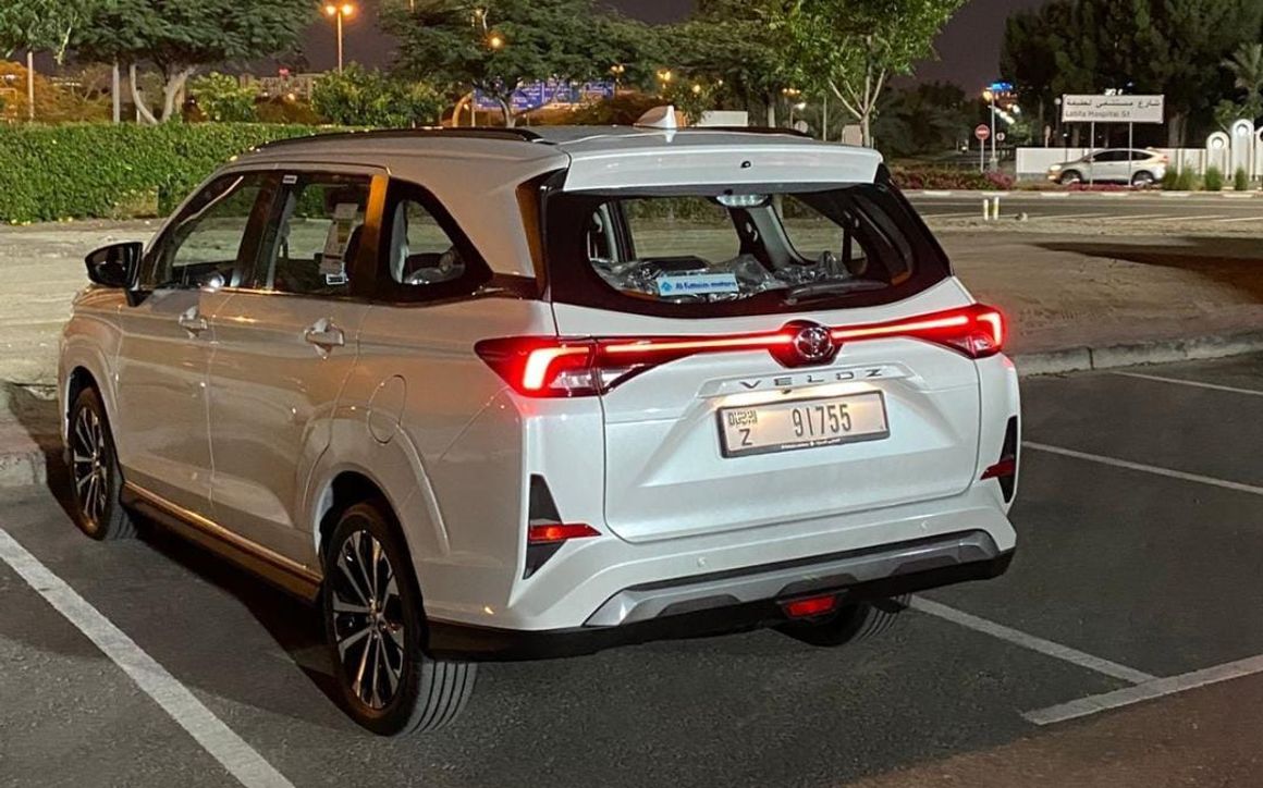Toyota Veloz - image 8