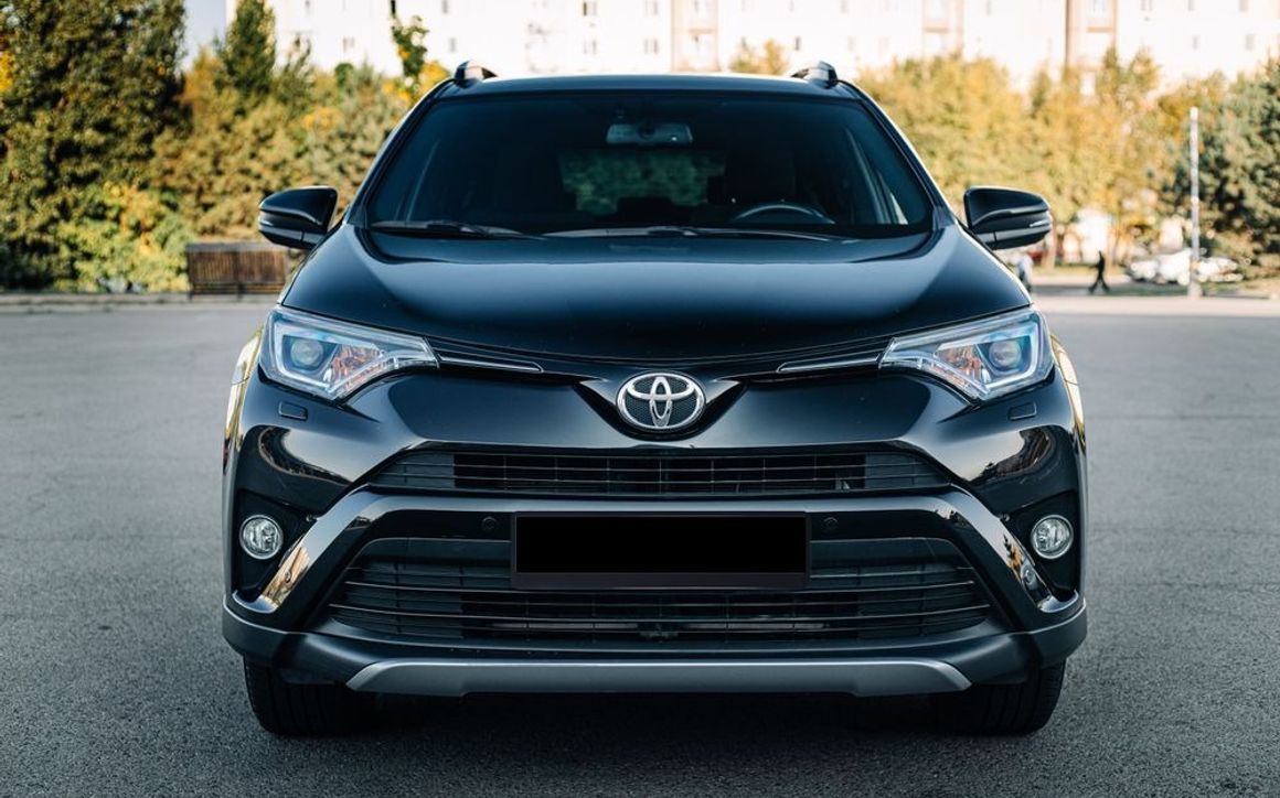Toyota Rav 4 4WD Exclusive - image 3