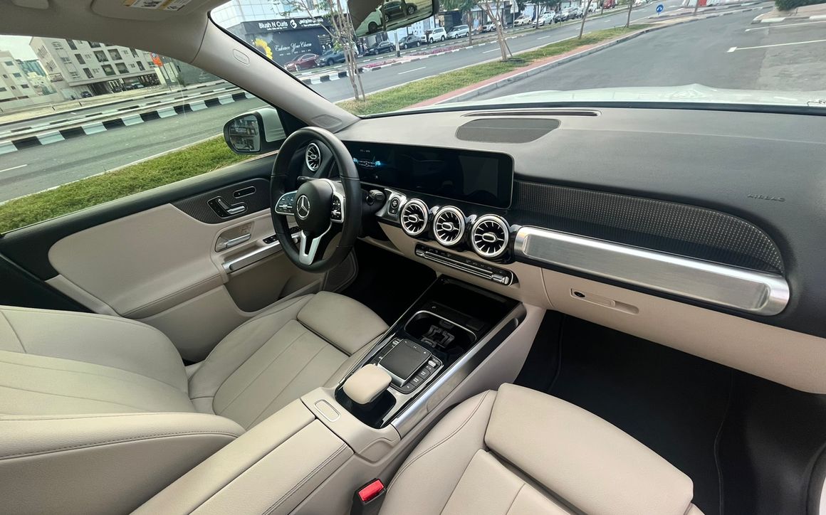 Mercedes GLB250 - image 9