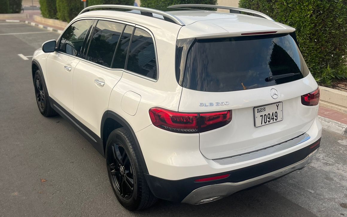 Mercedes GLB250 - image 6