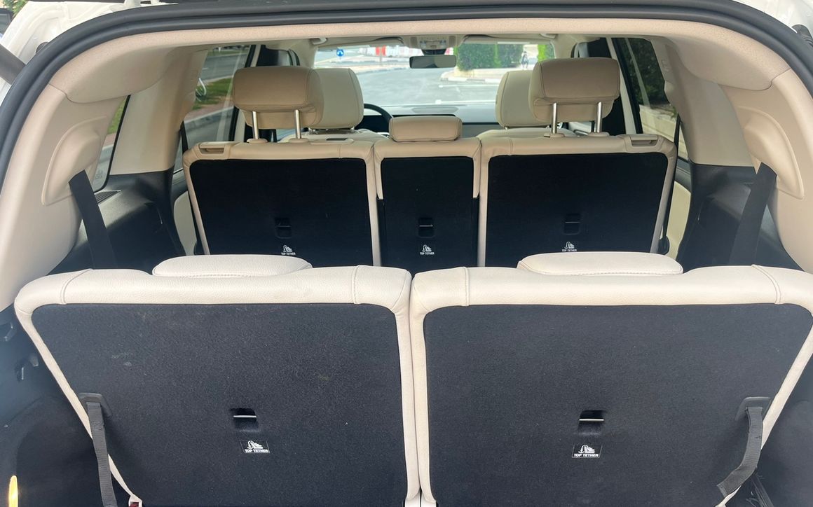 Mercedes GLB250 - image 12