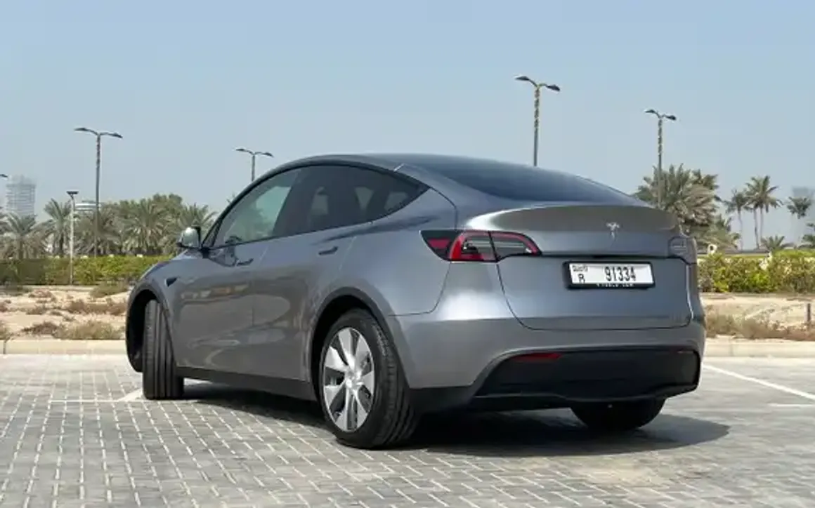 TESLA MODEL Y LONG - image 5
