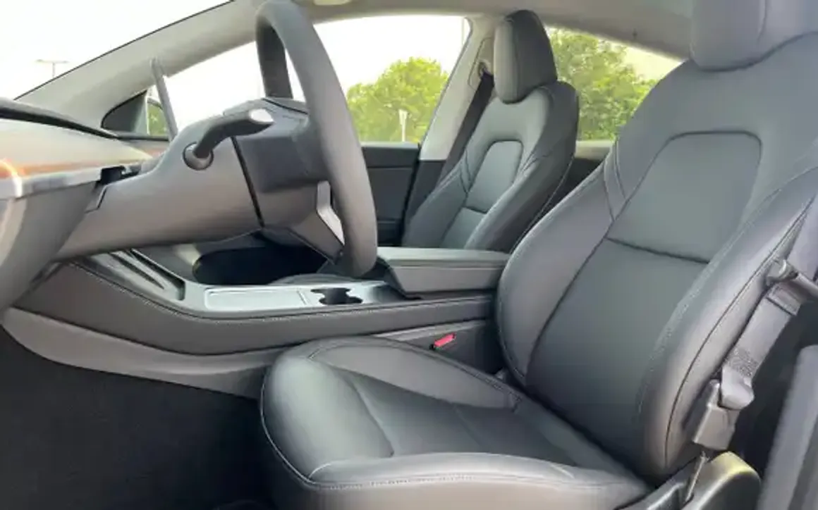 TESLA MODEL Y LONG - image 11