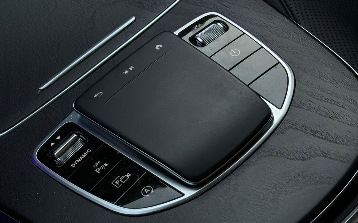 MERCEDES CLS 300 - image 6