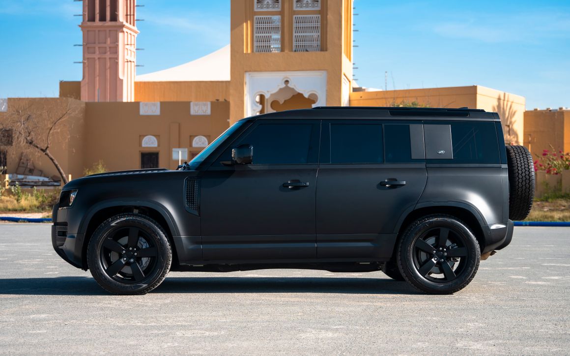 Land Rover Defender (75th Anniversary) - image 2