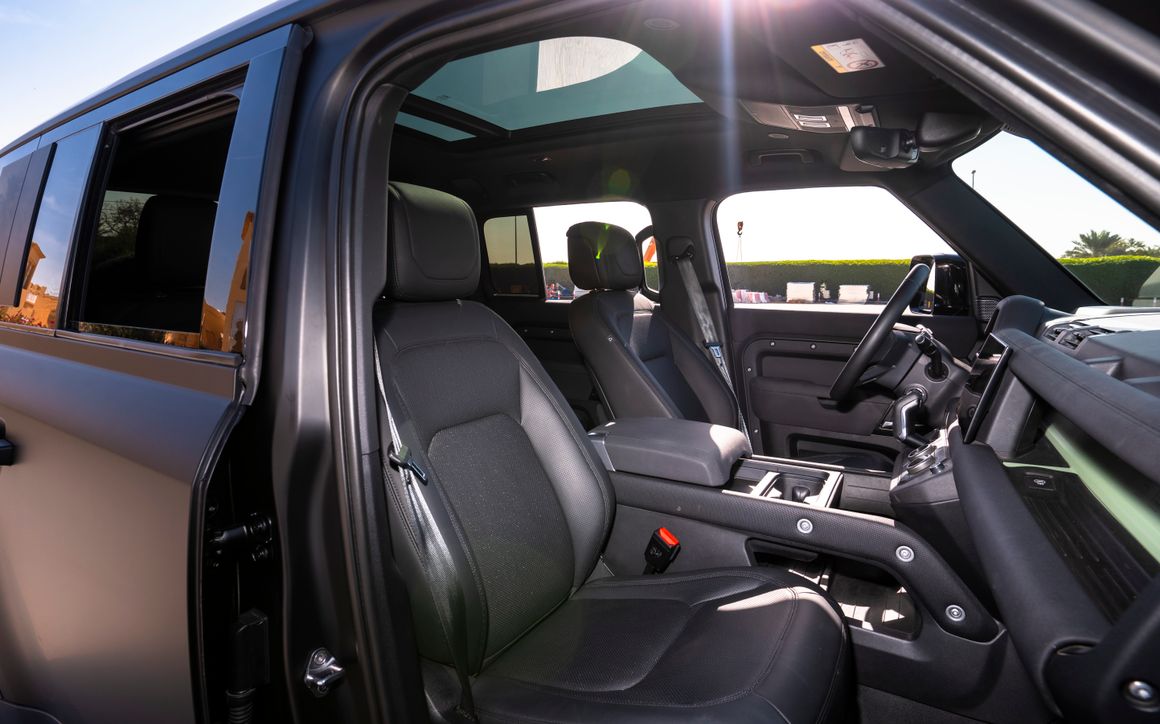 Land Rover Defender (75th Anniversary) - image 13