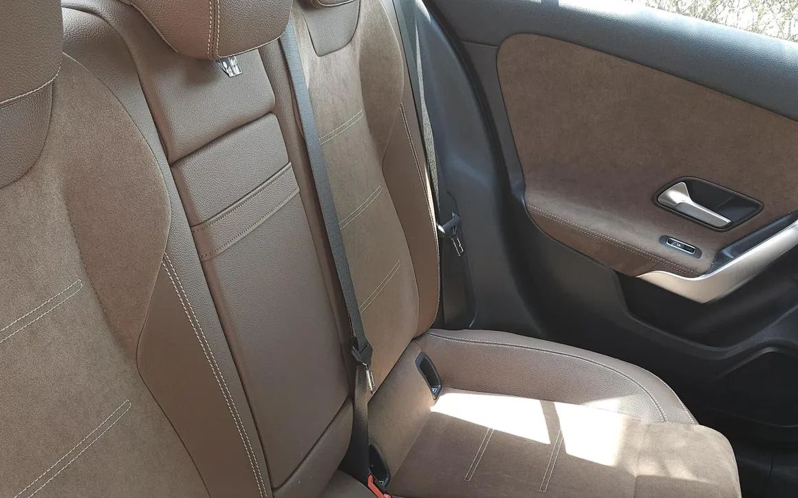 Mercedes A200 - image 15