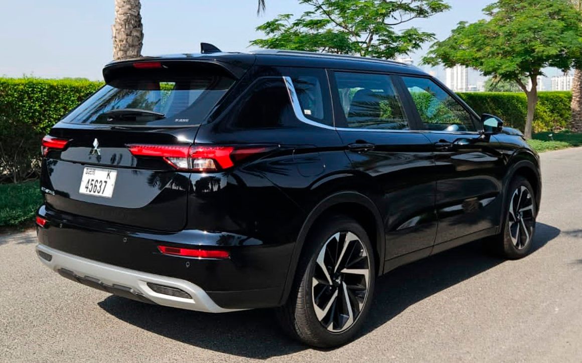 MITSUBISHI OUTLANDER - image 8