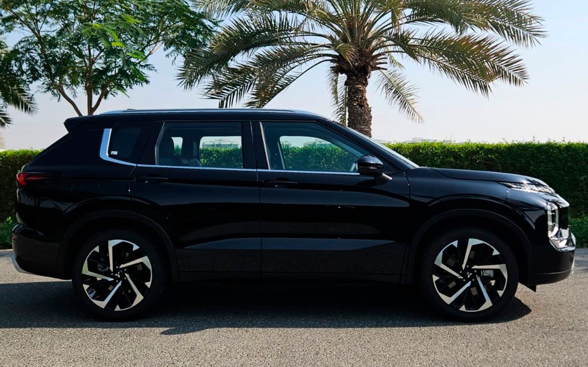 MITSUBISHI OUTLANDER - image 5