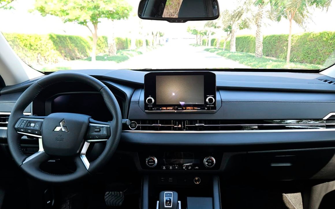 MITSUBISHI OUTLANDER - image 11