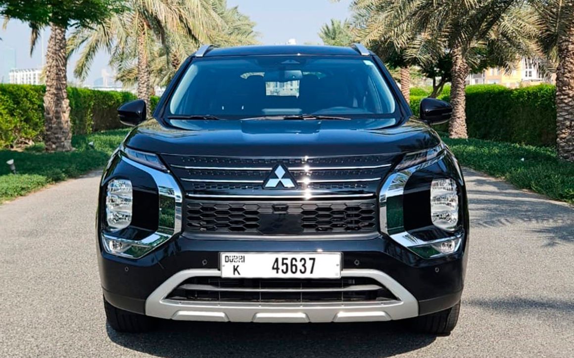 MITSUBISHI OUTLANDER - image 3