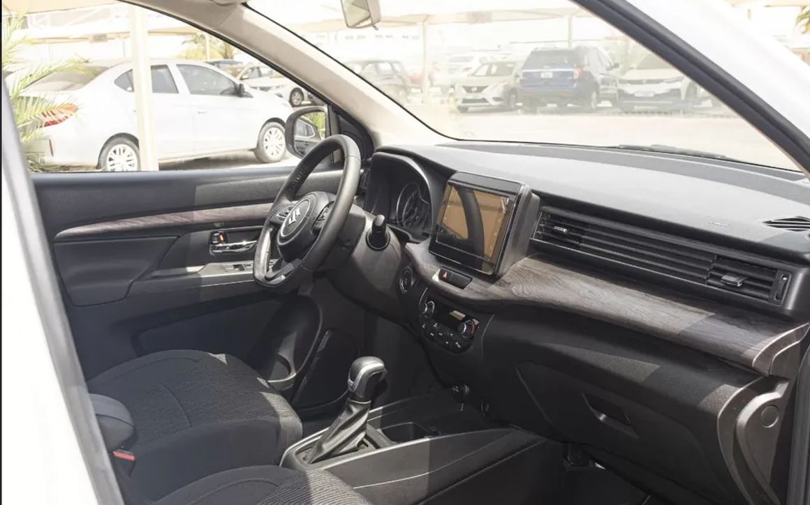SUZUKI Ertiga - 7 Seater - image 5