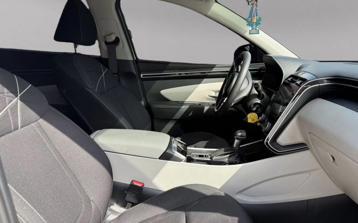 HYUNDAI TUCSON - image 7
