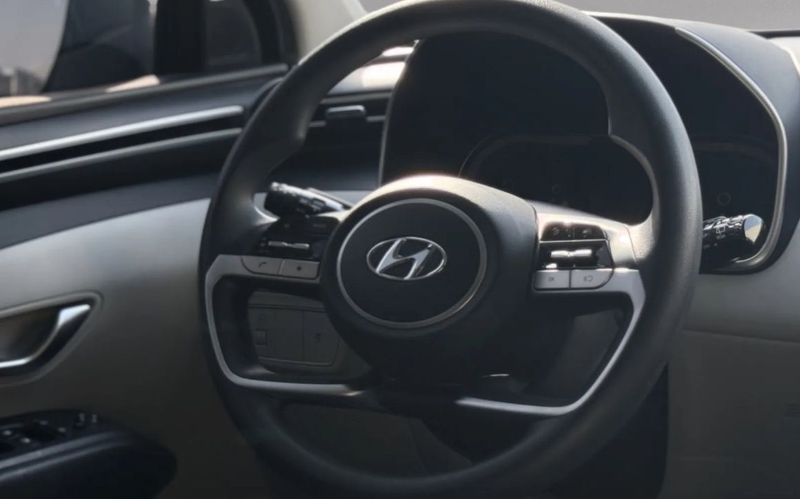 HYUNDAI TUCSON - image 9