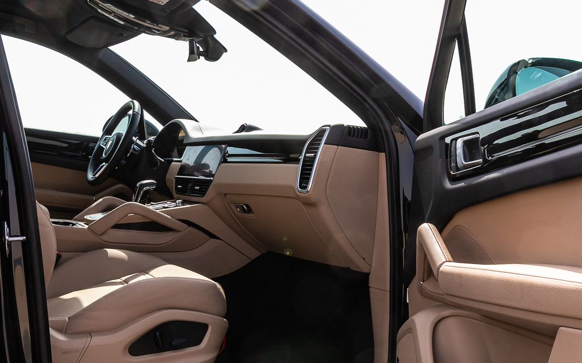 Porsche Cayenne Coupe - image 11