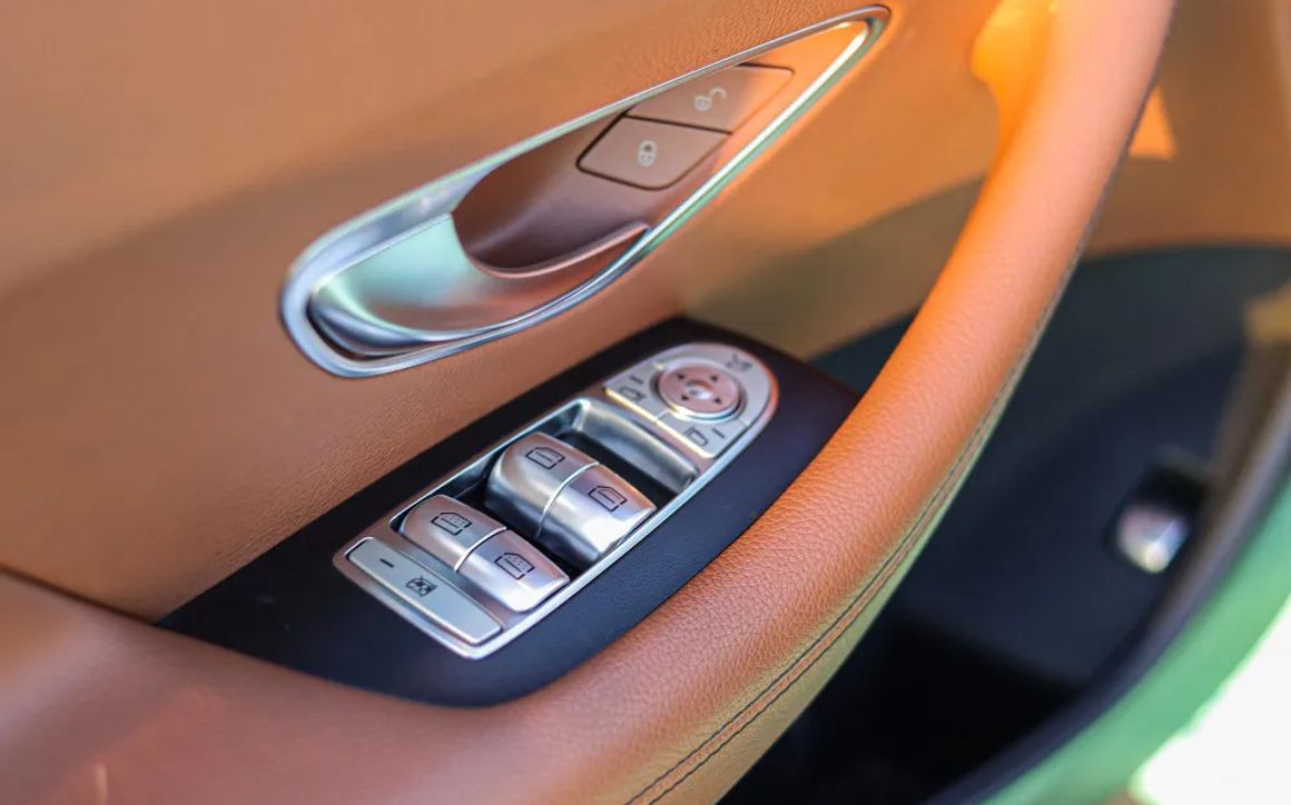 MERCEDES BENZ E450 - image 18