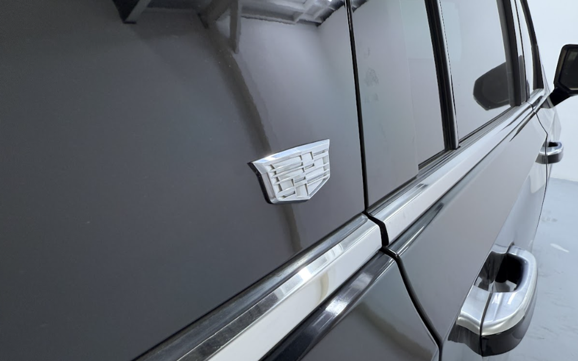 Cadillac Escalade Long With Pilot Seats - image 6