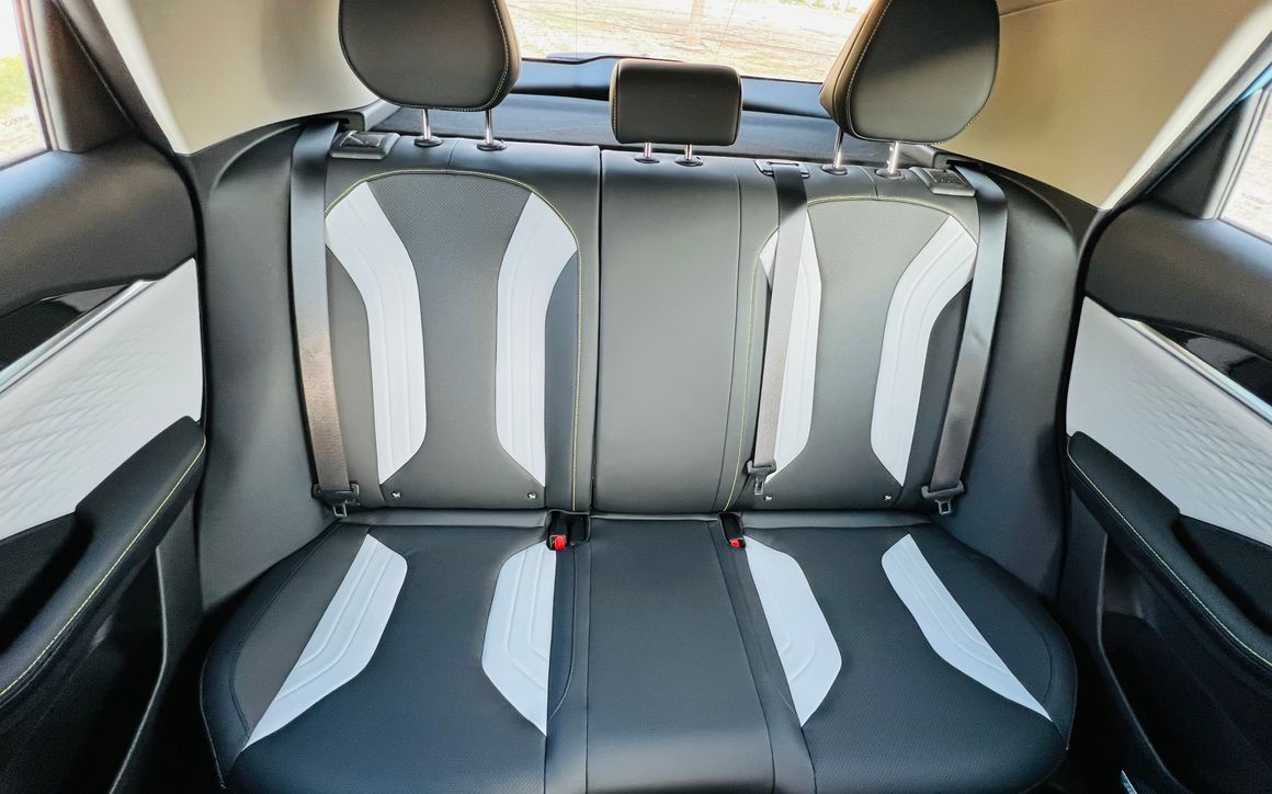 GEELY COOLRAY - image 12