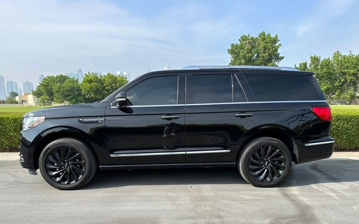 Lincoln Navigator - image 2