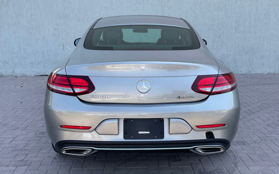 Mercedes C300 Coupe - image 4