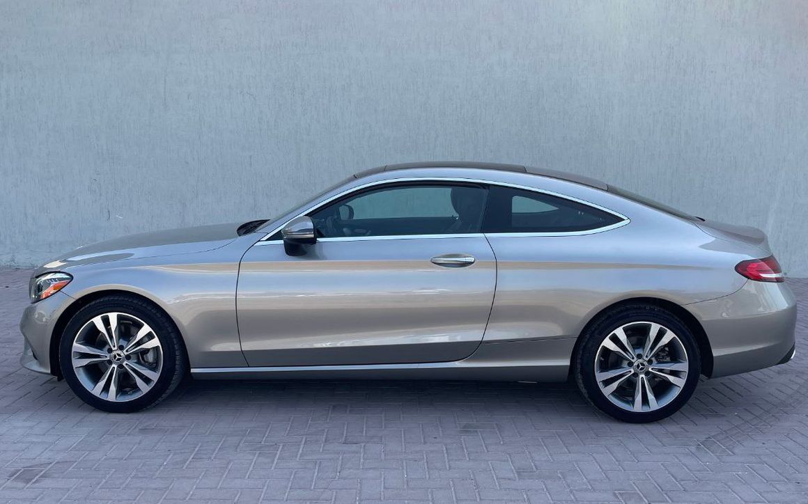 Mercedes C300 Coupe - image 2