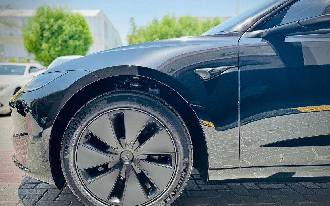 TESLA MODEL 3 - 2024 - image 6