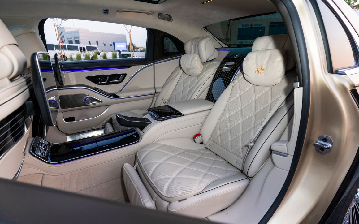 Mercedes S680 Maybach - image 12