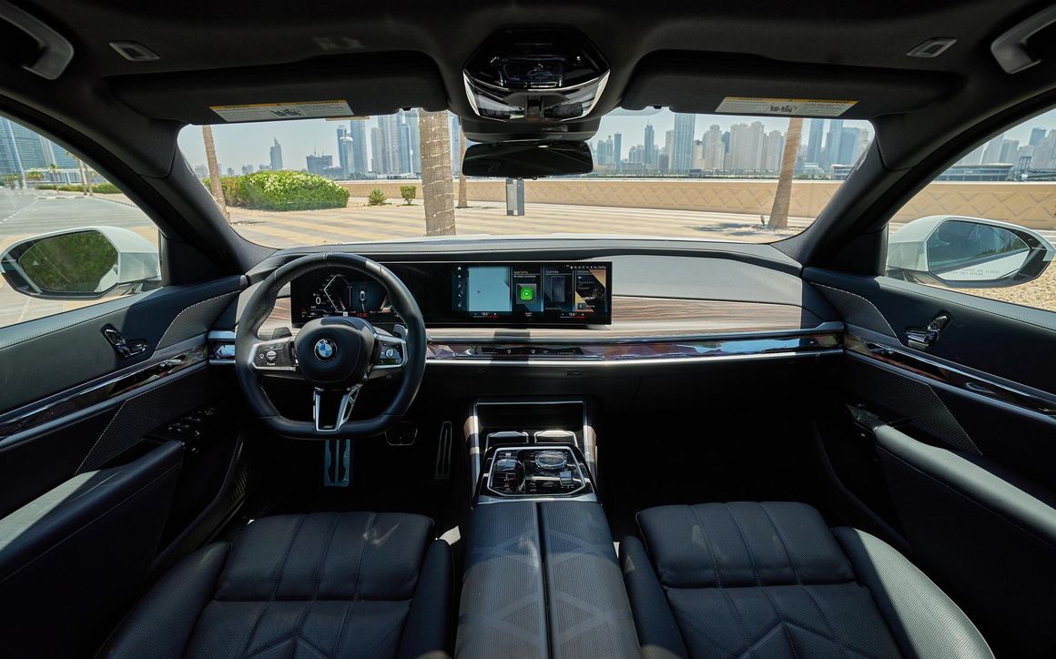 BMW 740i - image 6
