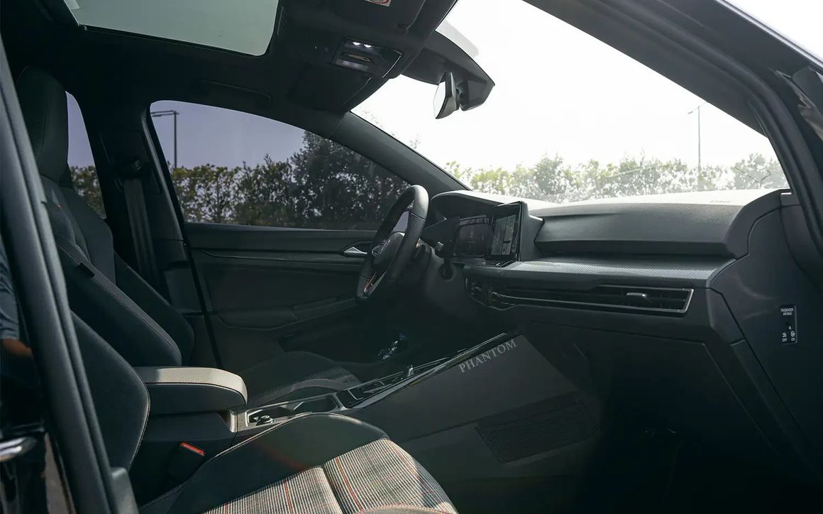 VOLKSWAGEN GOLF GTI 20L - image 5